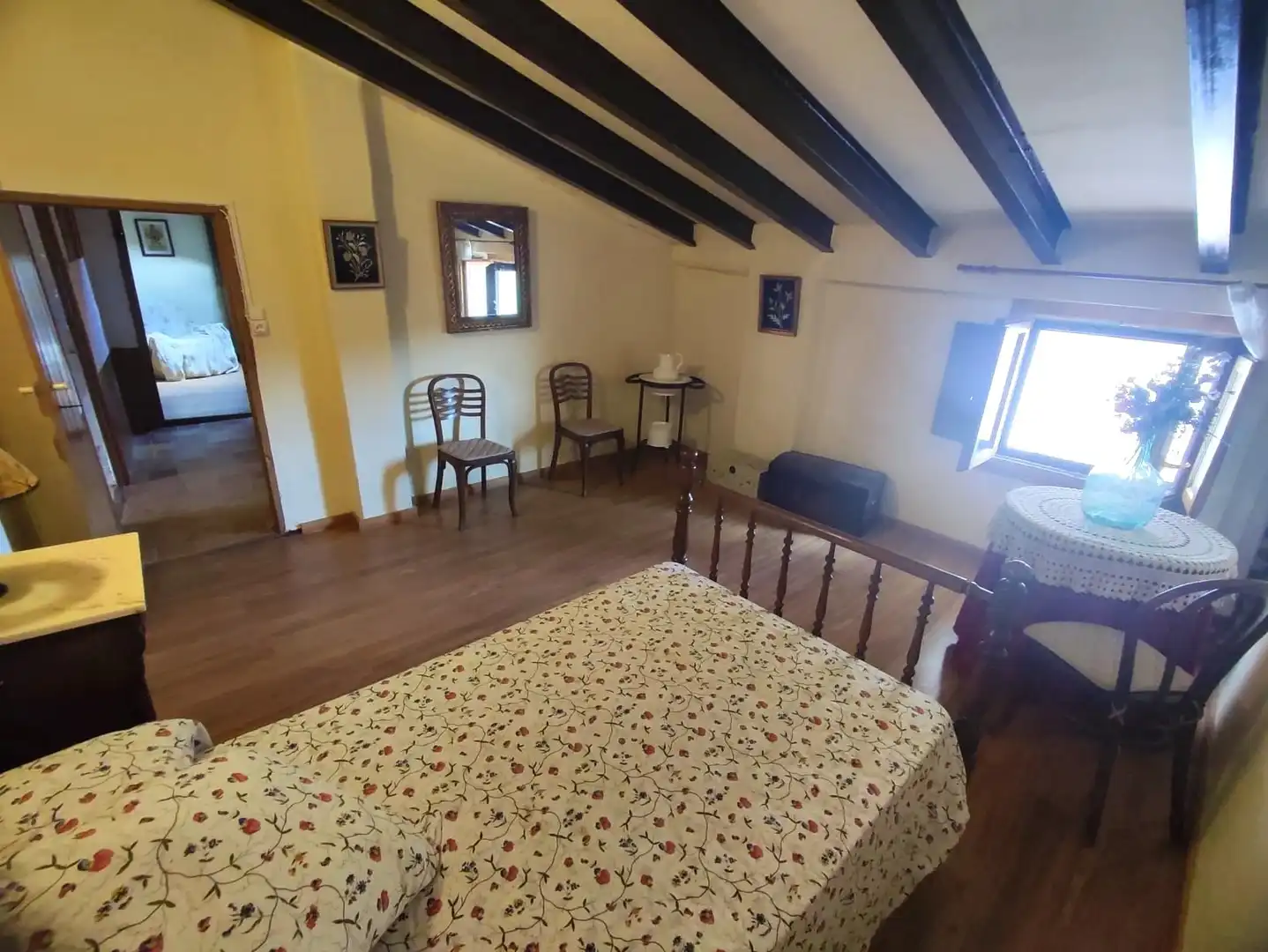 Einfamilien-Reihenhaus zum Verkauf in Azlor mit Terrasse, Abstellraum und Balkon