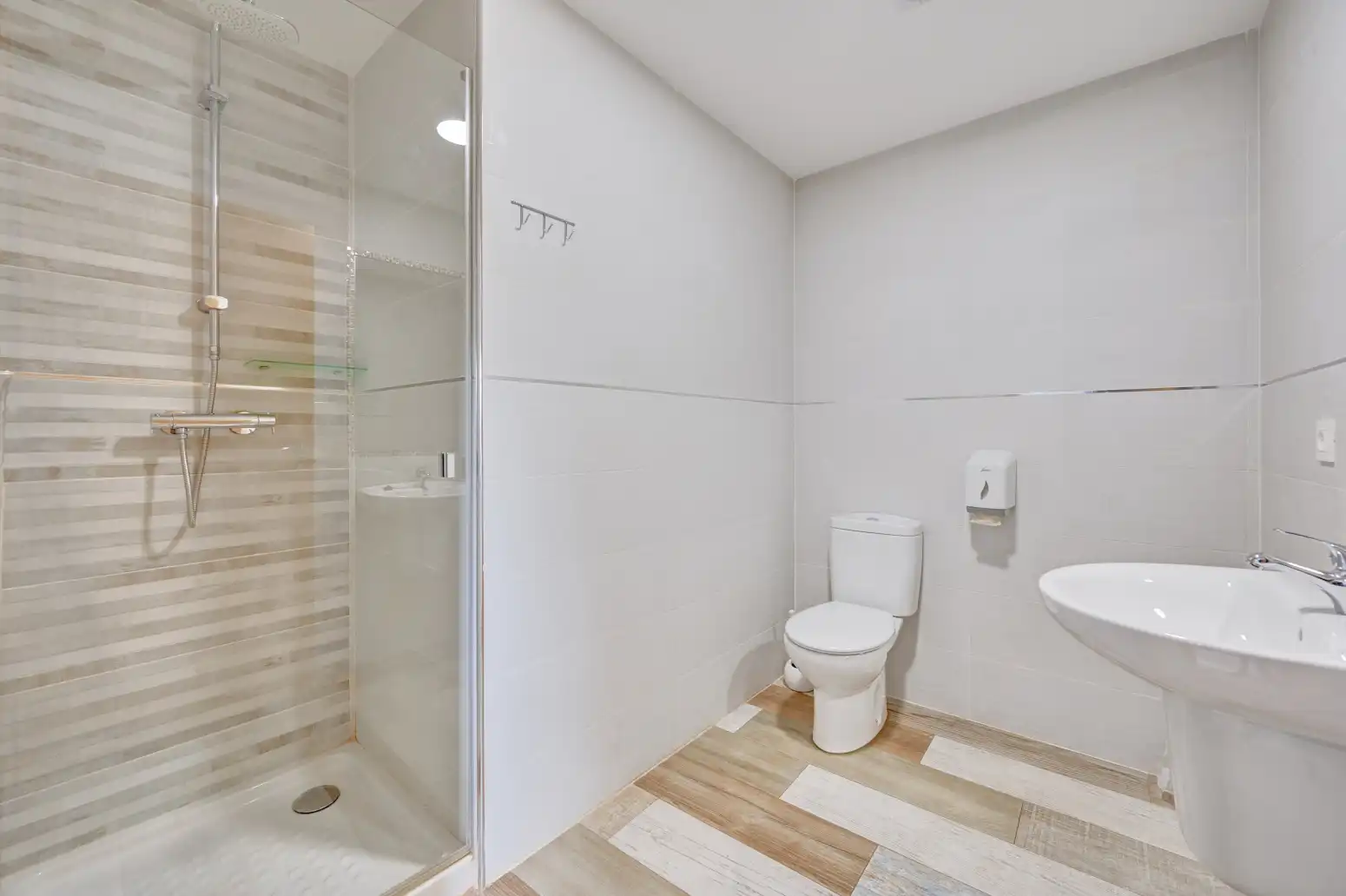 Bathroom of Detached homes for sale in Mañeru  with Air Conditioner, Heating and Private garden
