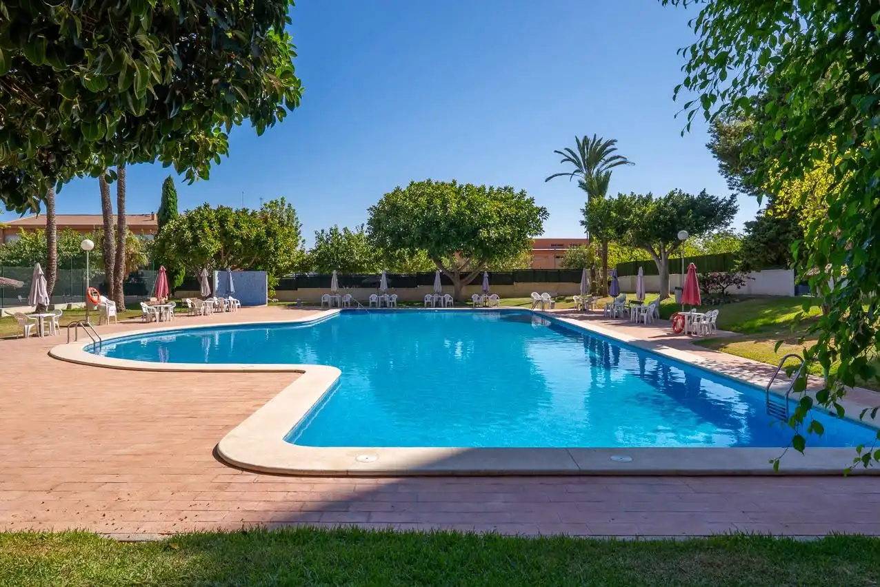 Piscina de Piso en venta en El Campello