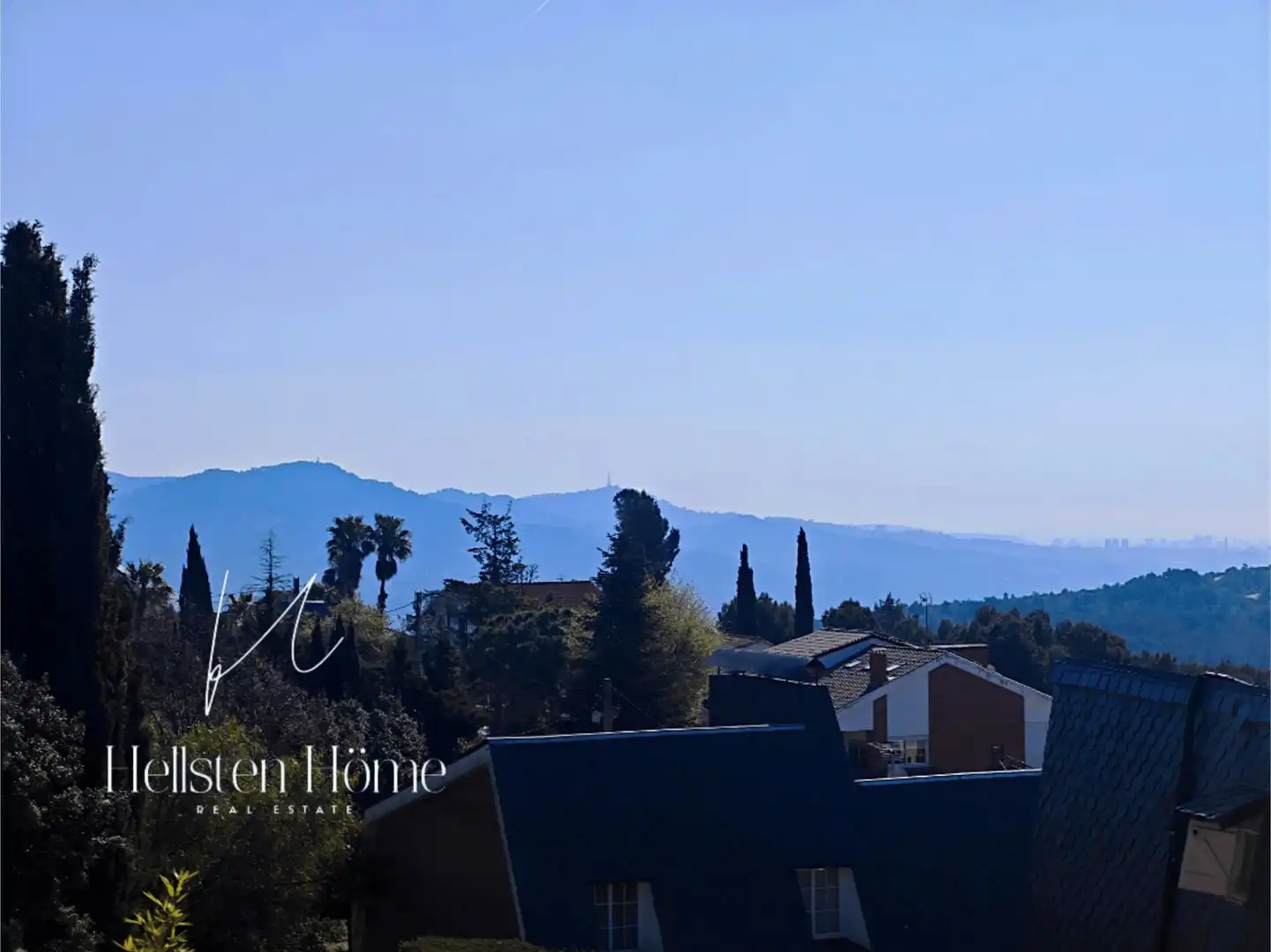 Vista exterior de Casa o xalet en venda en Corbera de Llobregat amb Jardí privat, Terrassa i Traster