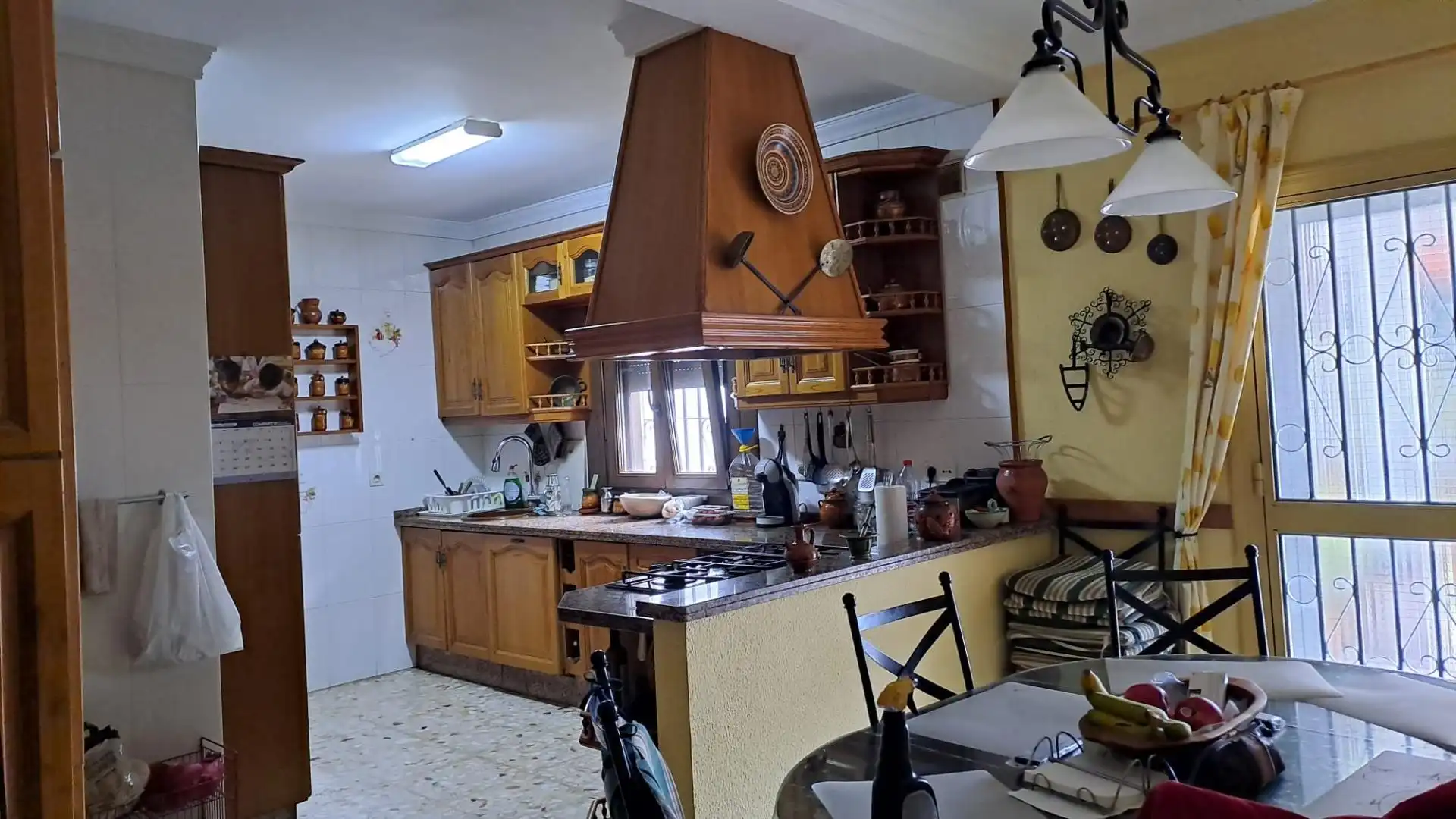 Cuina de Casa o xalet en venda en Chiclana de la Frontera amb Calefacció, Jardí privat i Traster