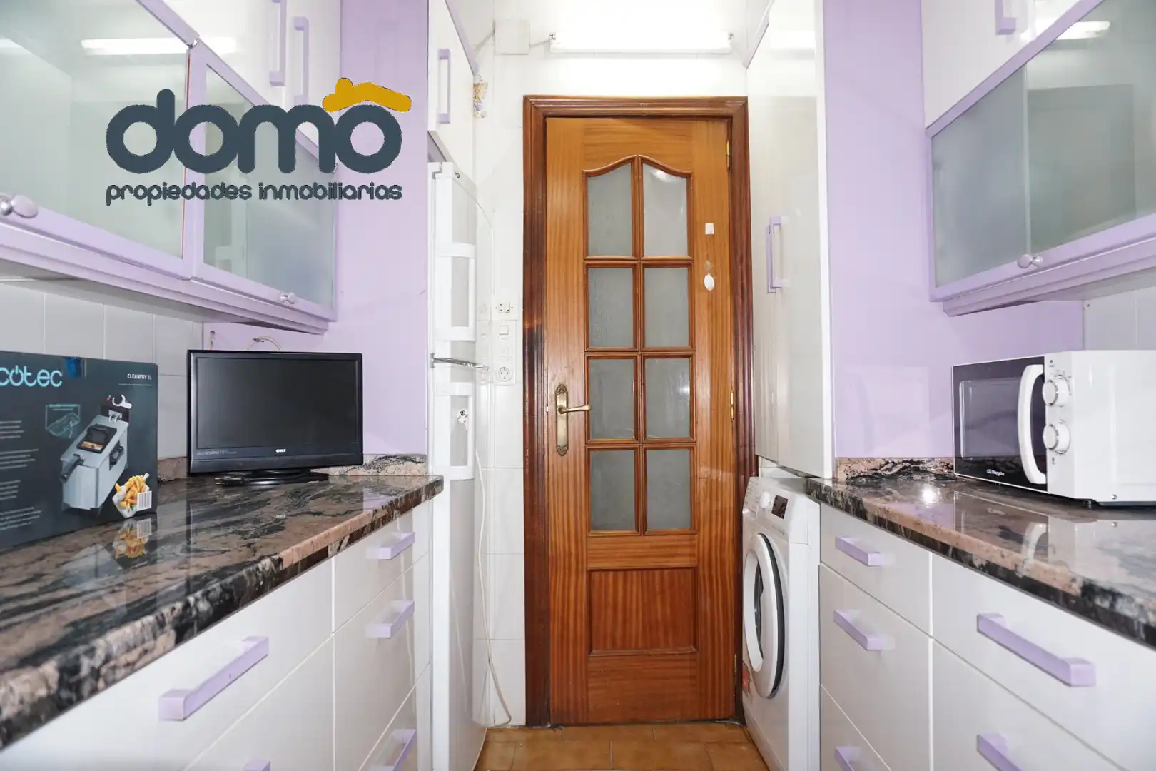 Cocina de Piso para compartir en Granada con Amueblado, Horno y Lavadora