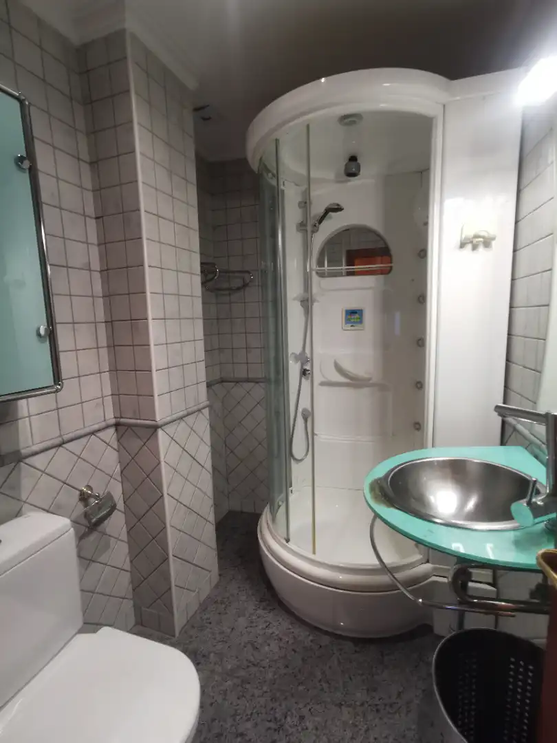 Bathroom of Flat for rent in Salamanca  with Heating, Parquet flooring and Furnished