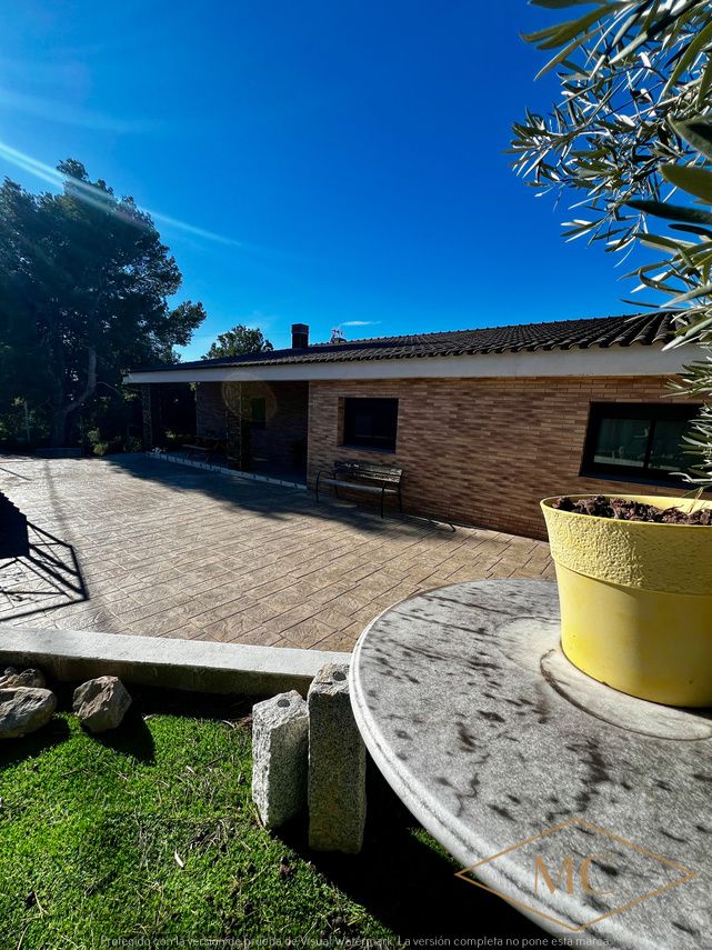 Vista exterior de Casa o xalet en venda en Calafell amb Jardí privat, Terrassa i Traster