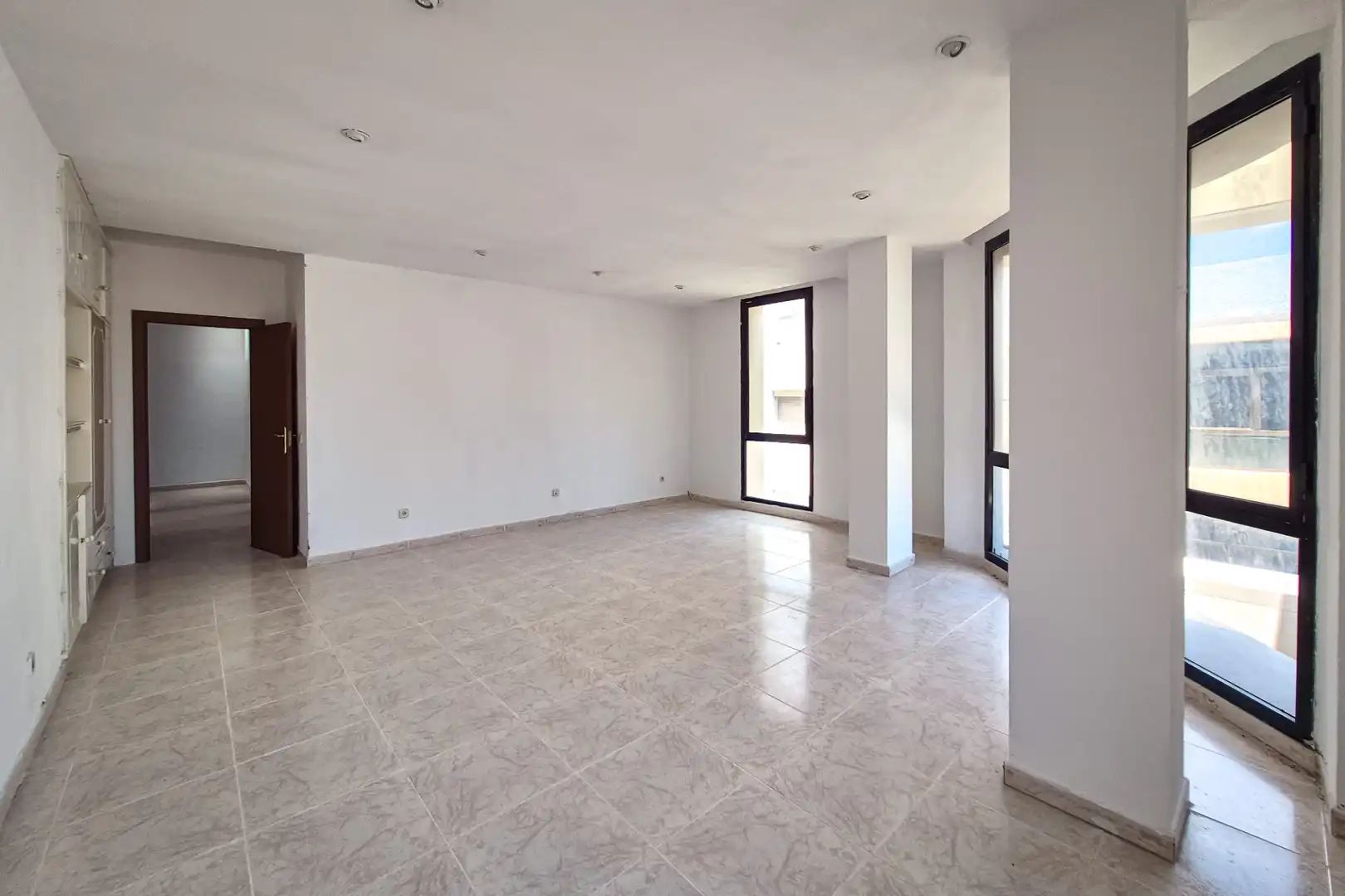 Sala d'estar de Pis en venda en Las Palmas de Gran Canaria amb Traster