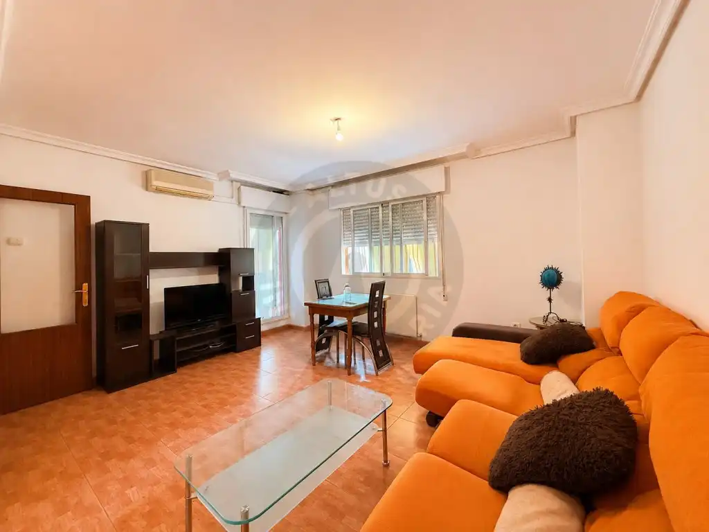 Living room of Flat for sale in Cáceres  with Air Conditioner, Terrace and Furnished
