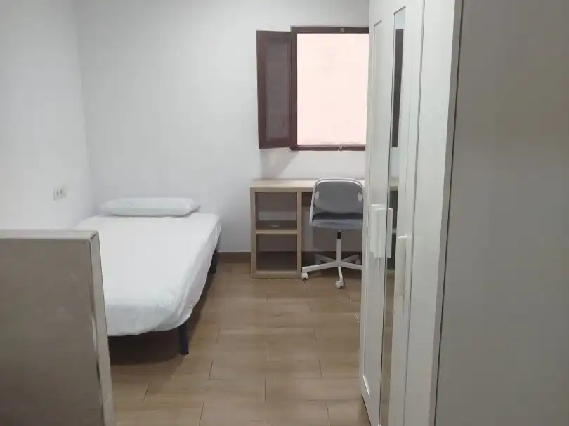 Dormitori de Casa o xalet en venda en Burjassot amb Terrassa