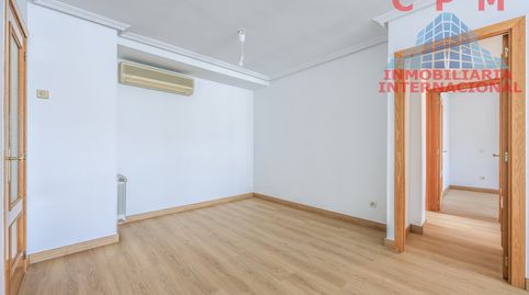 Foto 3 de Ático de alquiler en Hispanoamérica - Bernabéu, Madrid Capital