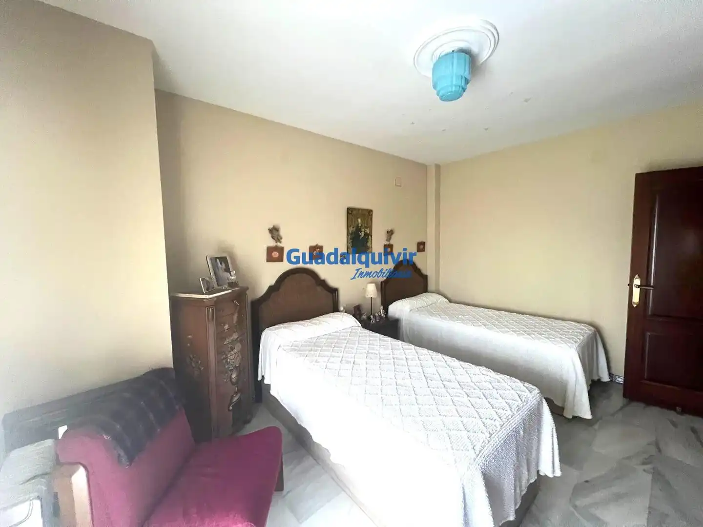 Dormitori de Casa o xalet en venda en Dos Hermanas amb Aire condicionat, Jardí privat i Terrassa