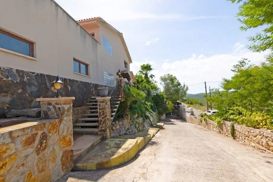 Vista exterior de Casa o xalet en venda en Olivella amb Aire condicionat, Calefacció i Jardí privat