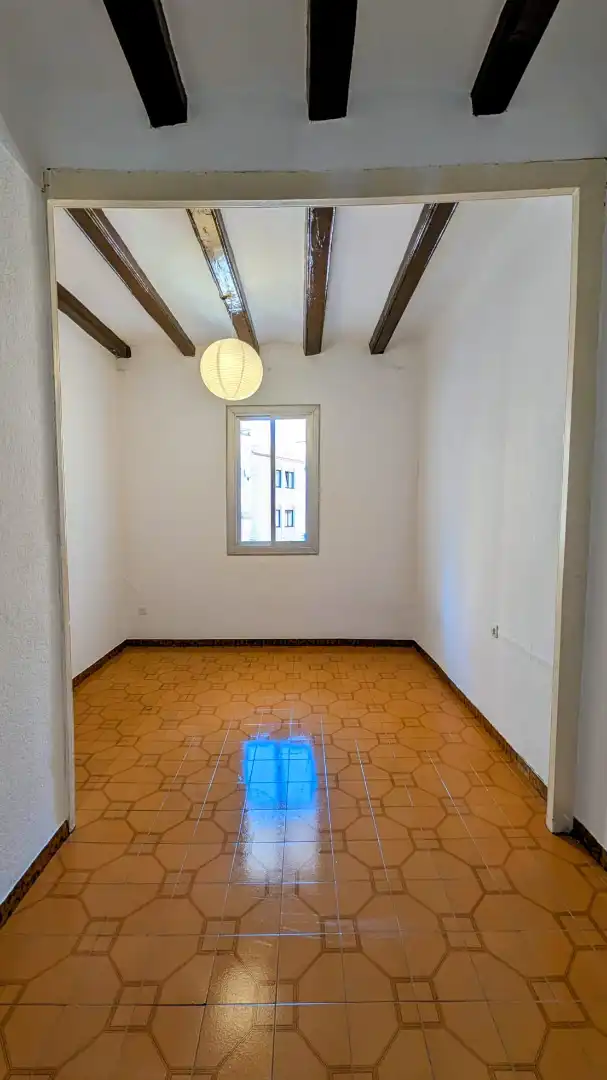 Dormitori de Pis en venda en Barcelona amb Terrassa i Balcó