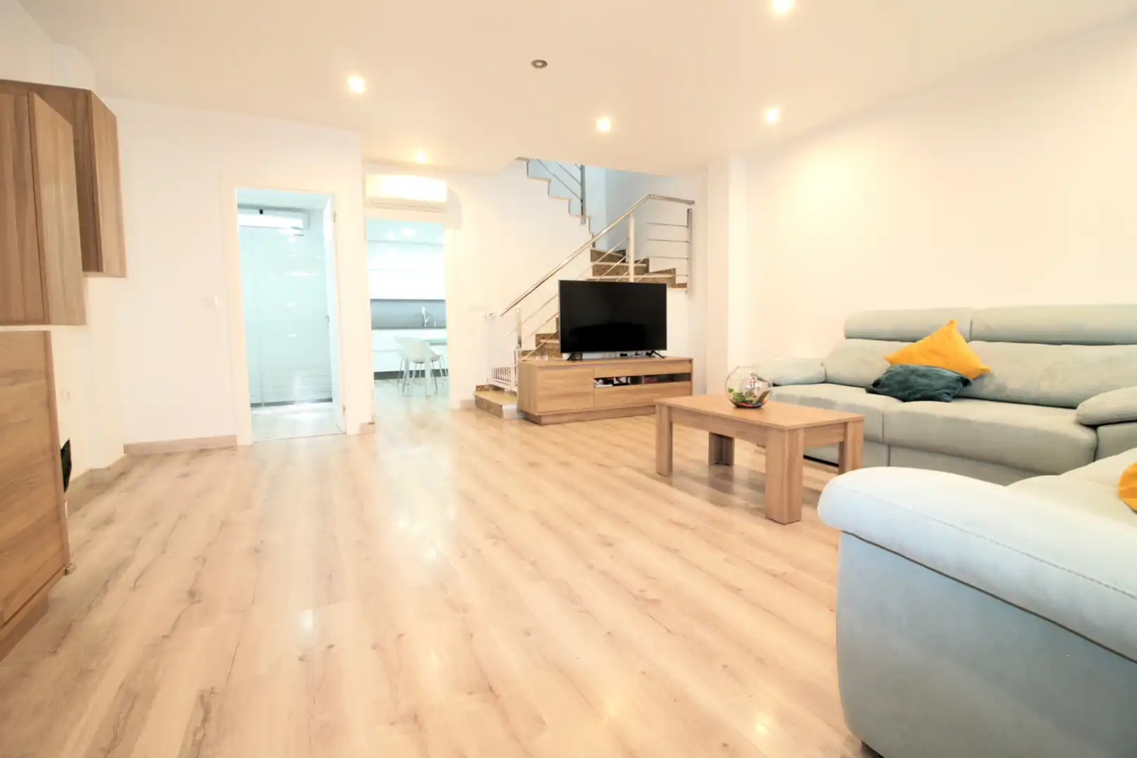 Sala de estar de Casa adosada en venta en Pilar de la Horadada con Aire acondicionado, Jardín privado y Terraza