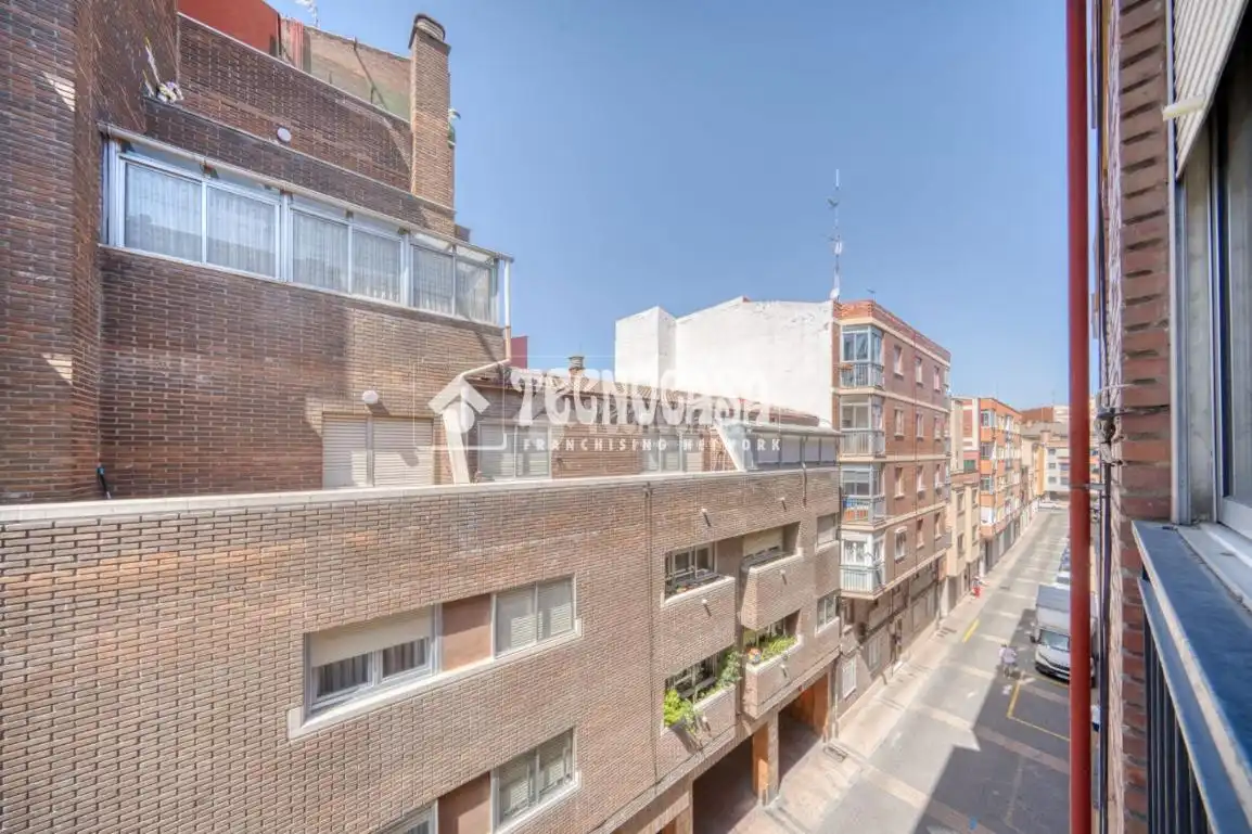 Außenansicht von Wohnung zum Verkauf in Valladolid mit Heizung und Terrasse