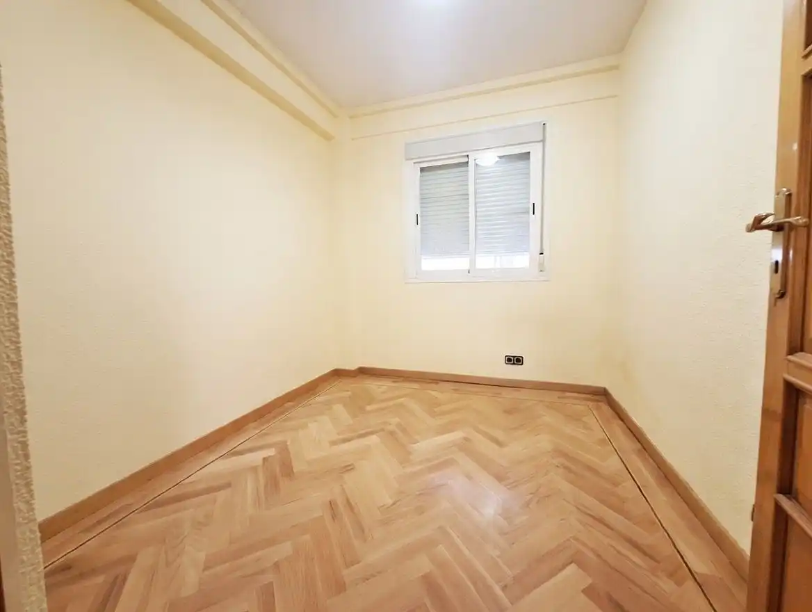 Dormitori de Pis en venda en Móstoles amb Aire condicionat, Parquet i Forn