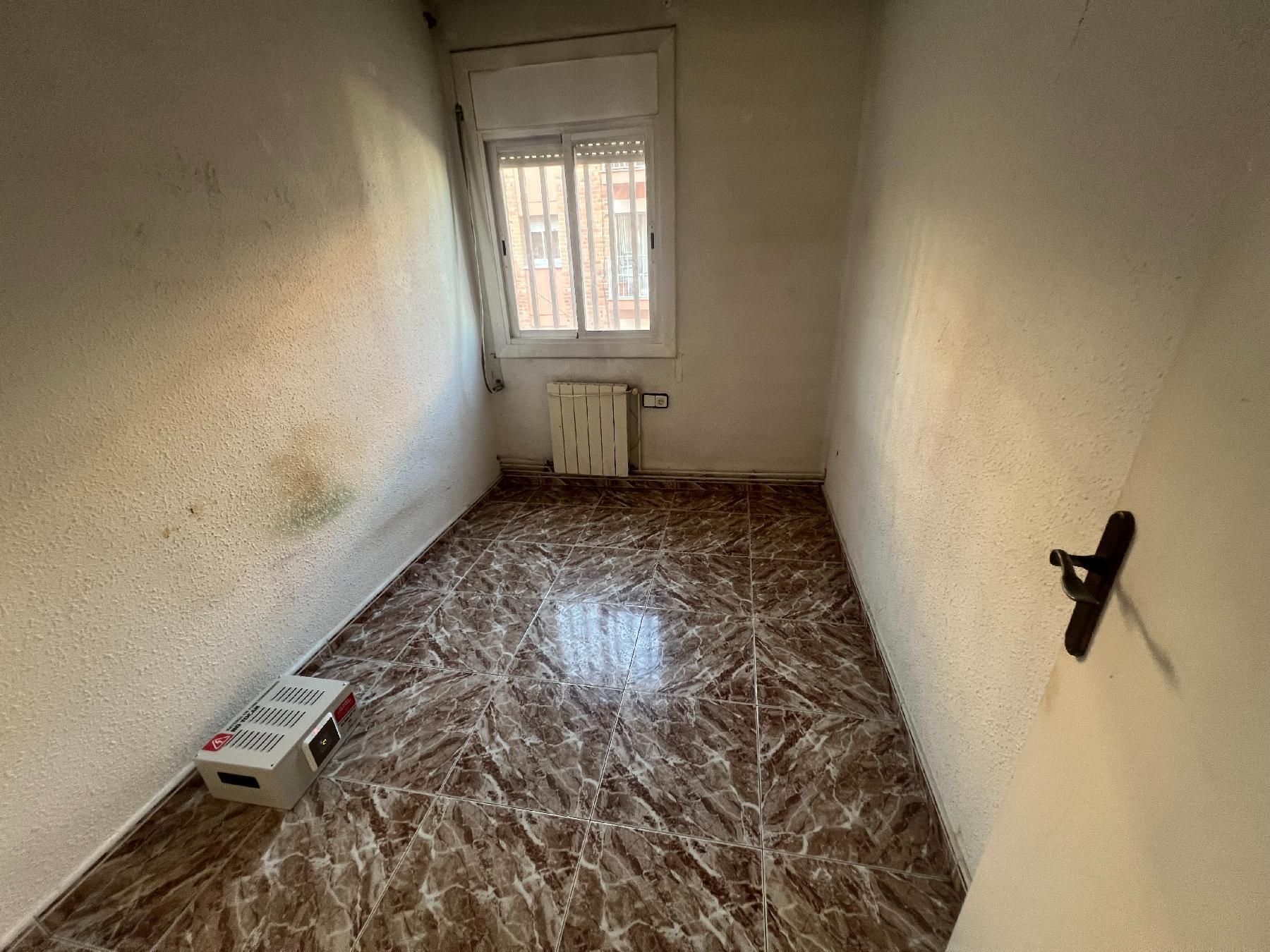 Bedroom of Flat for sale in Terrassa
