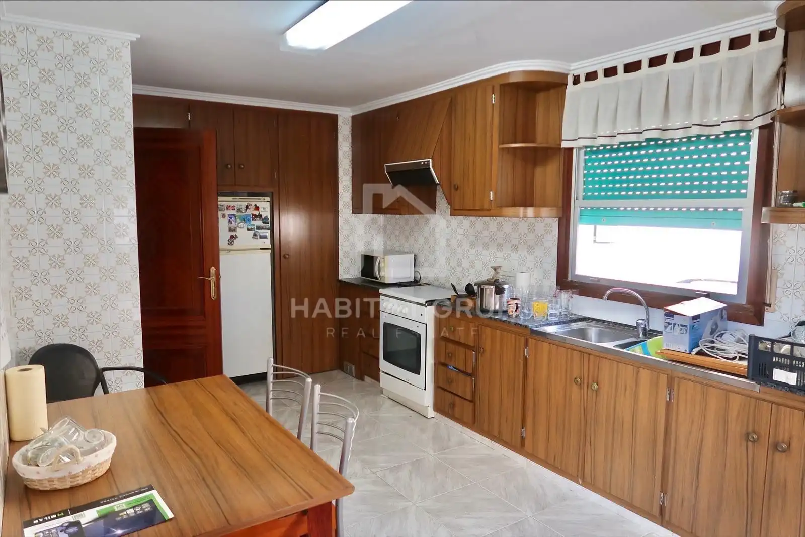 Küche von Wohnung zum Verkauf in Es Castell mit Heizung und Privatgarten
