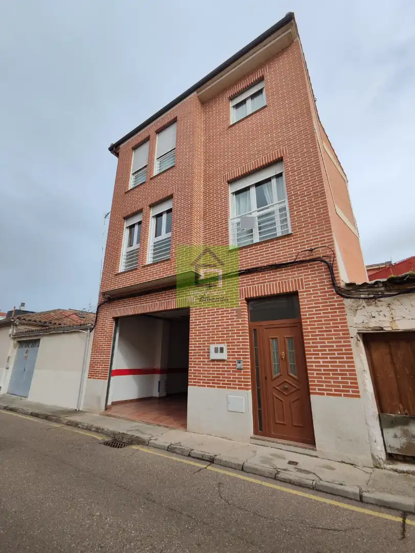 Vista exterior de Casa o chalet en venta en Zamora Capital  con Calefacción, Terraza y Trastero