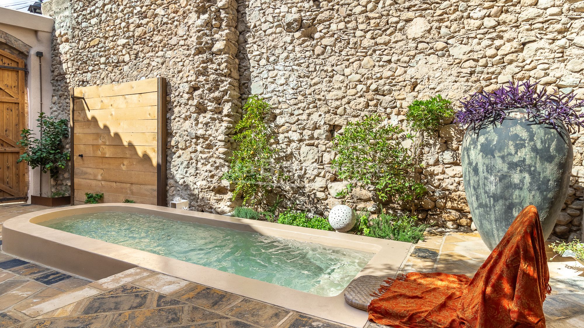 Swimming pool of Country house for sale in Ventalló  with Air Conditioner, Heating and Private garden