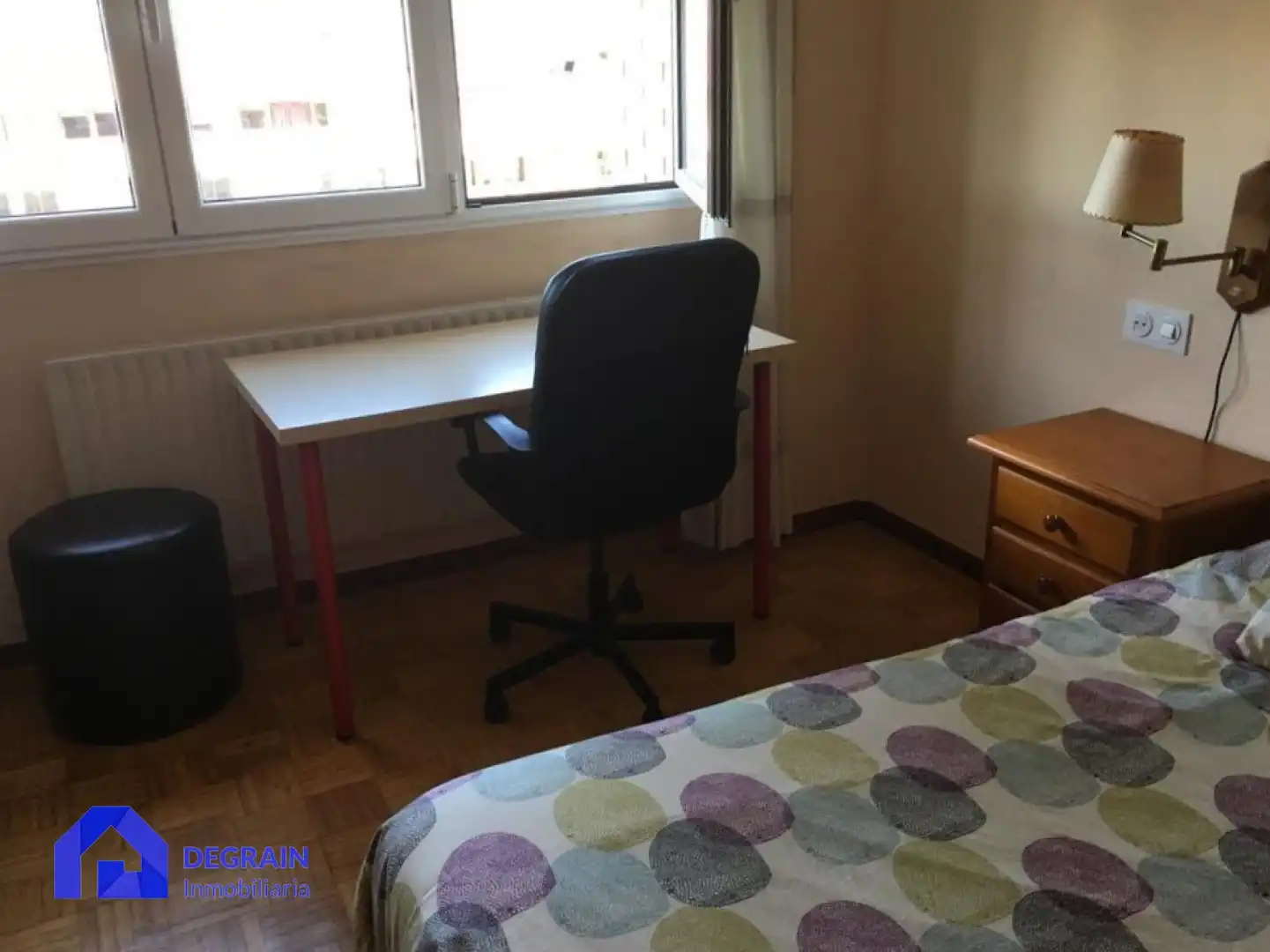 Schlafzimmer von Wohnung zur Miete in Oviedo  mit Möbliert
