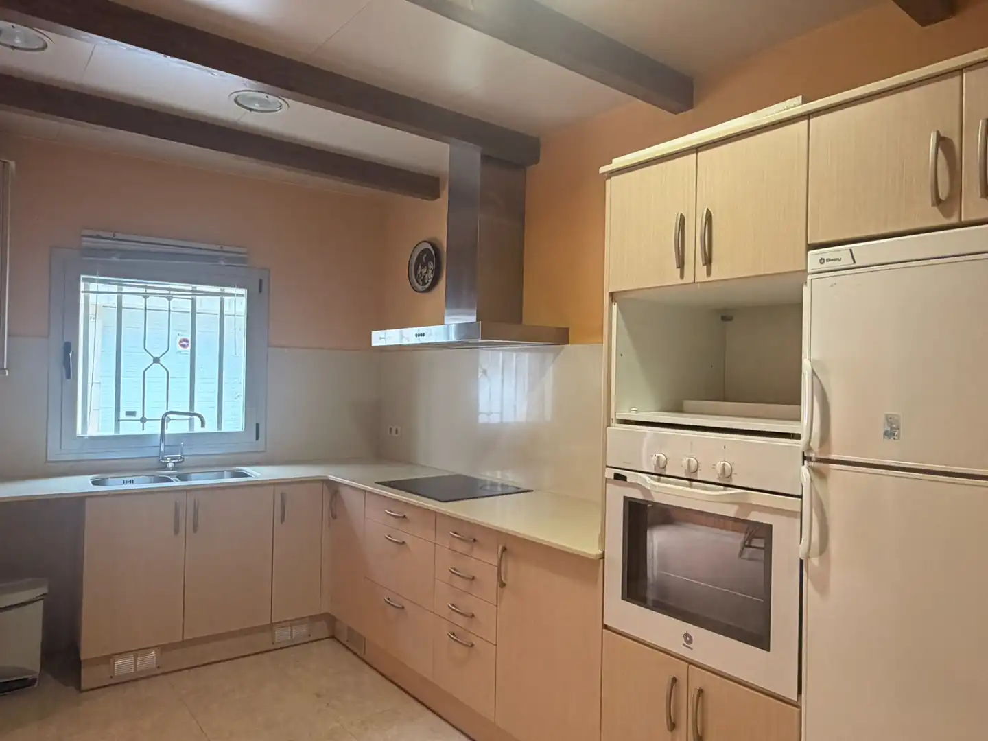 Cuina de Casa o xalet en venda en Bellvís amb Calefacció, Jardí privat i Moblat