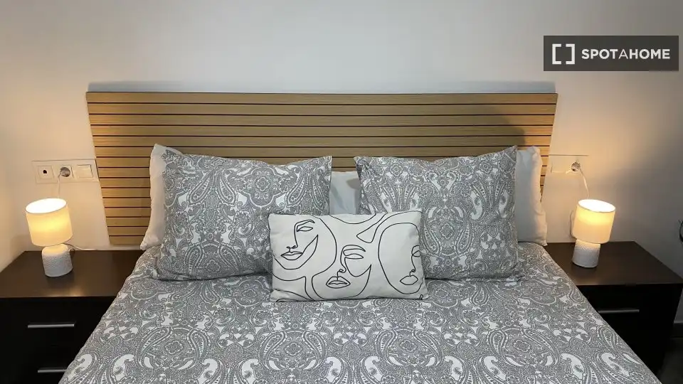 Bedroom of Study for share in Málaga  with Air Conditioner, Terrace and Furnished