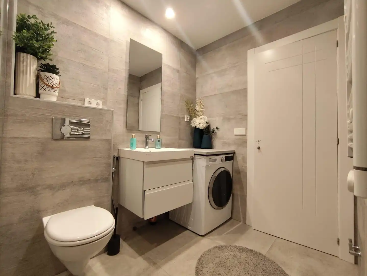 Badezimmer von Wohnungen zur Miete in Santander mit Heizung, Parkett und Möbliert