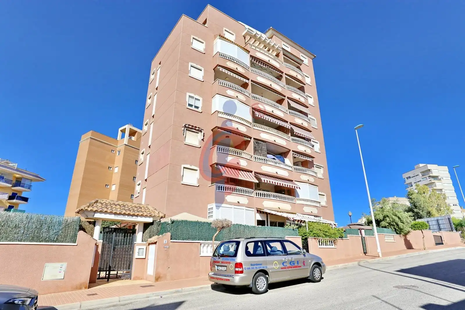 Vista exterior de Planta baixa en venda en Guardamar del Segura amb Terrassa, Traster i Moblat
