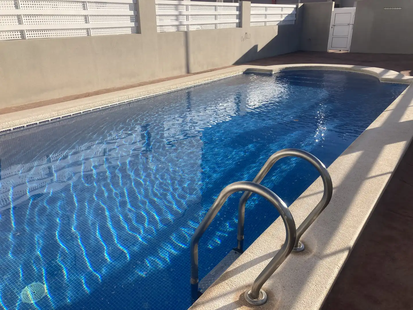 Piscina de Casa adosada en venda en Almazora / Almassora amb Moblat