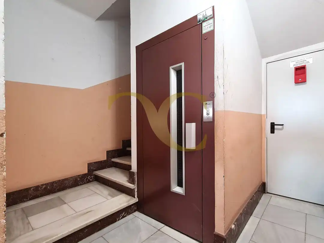 Piso en venta en Gijón  con Calefacción, Terraza y Balcón