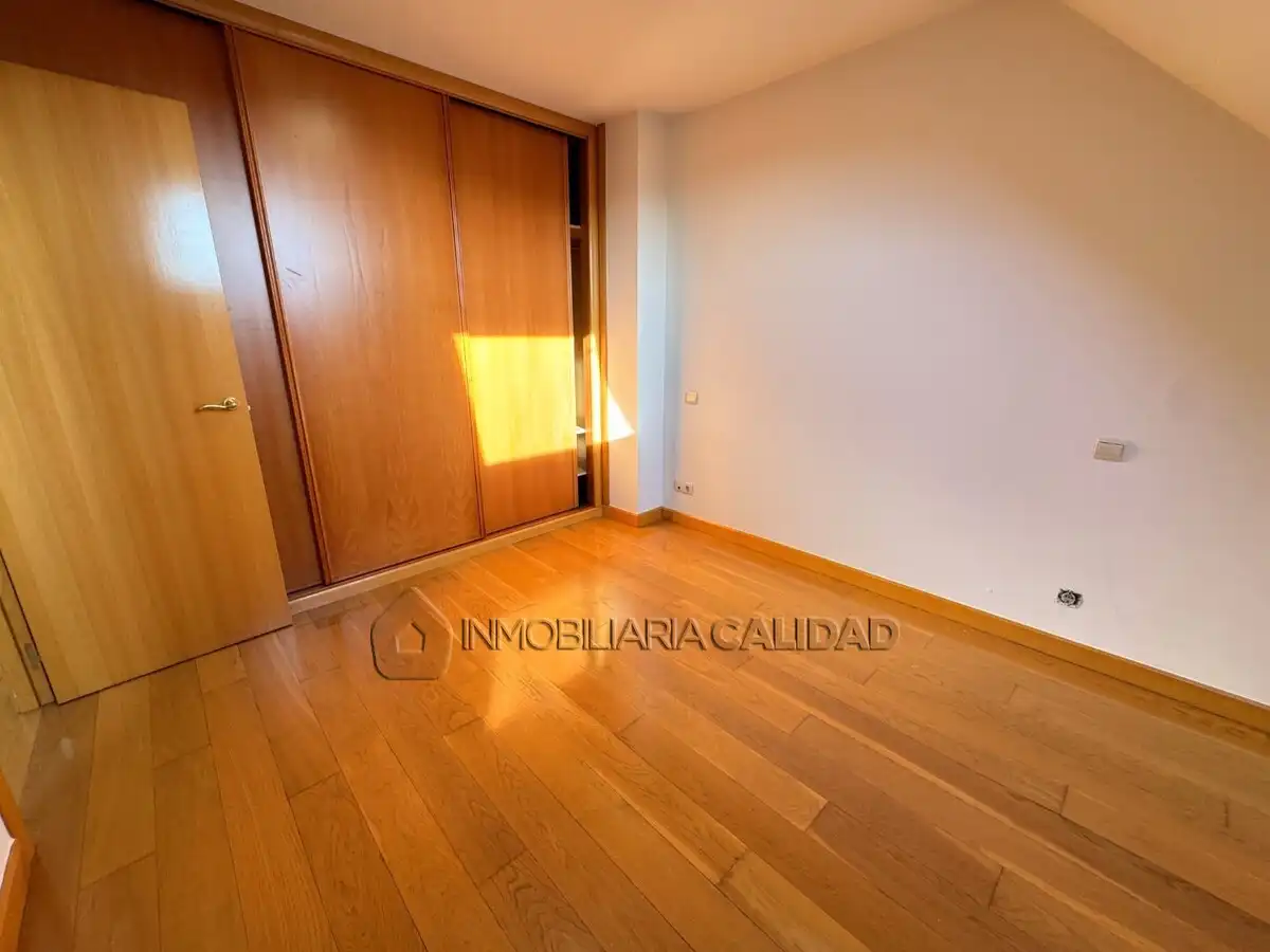 Bedroom of Flat for rent in Burgos  with Heating and Storage room