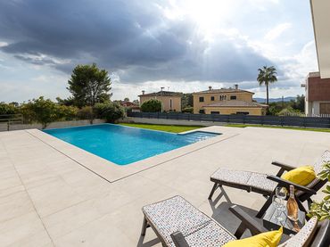 Villa avec balcon à vendre à Sa Cabaneta