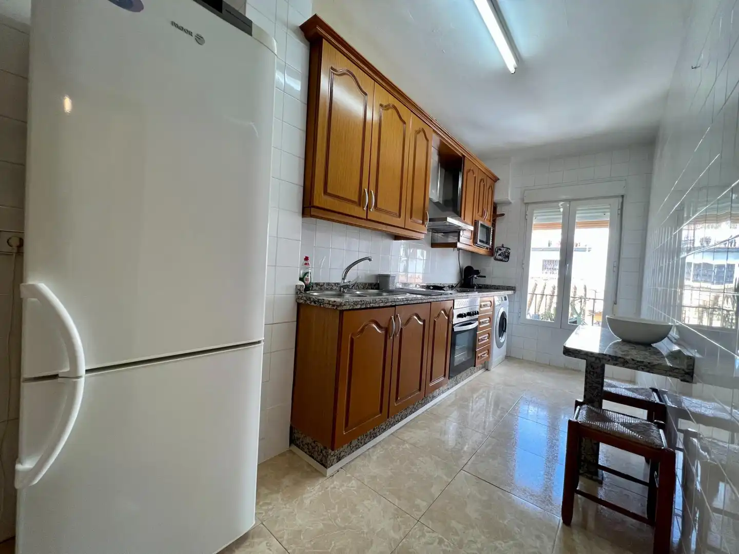 Küche von Wohnung zur untervermieten in Córdoba mit Klimaanlage, Heizung und Terrasse