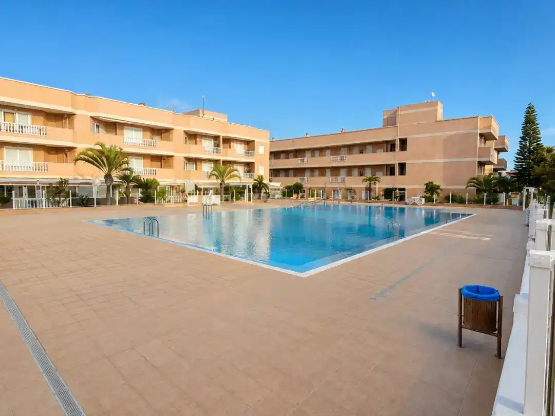 Schwimmbecken von Maisonette zum Verkauf in Arona