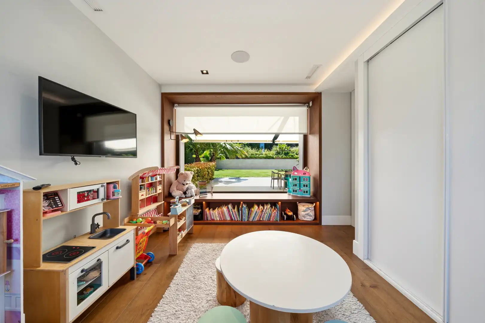 Sala de estar de Casa o chalet en venta en Las Rozas de Madrid con Aire acondicionado, Calefacción y Jardín privado