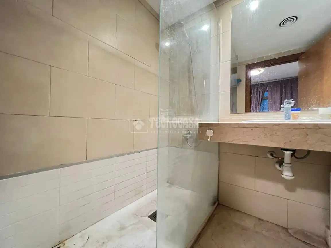 Baño de Piso en venta en Barcelona con Aire acondicionado y Balcón