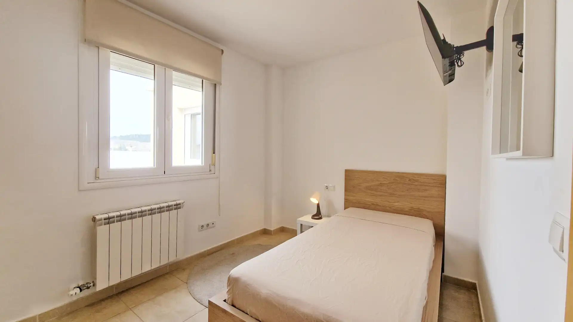 Dormitori de Dúplex en venda en Andorra (Teruel) amb Calefacció, Terrassa i Moblat