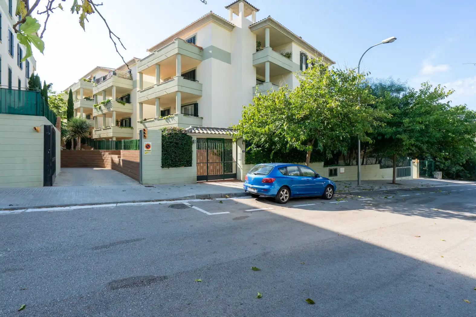 Piso con ascensor en venta en Adolf V. Humasque 3