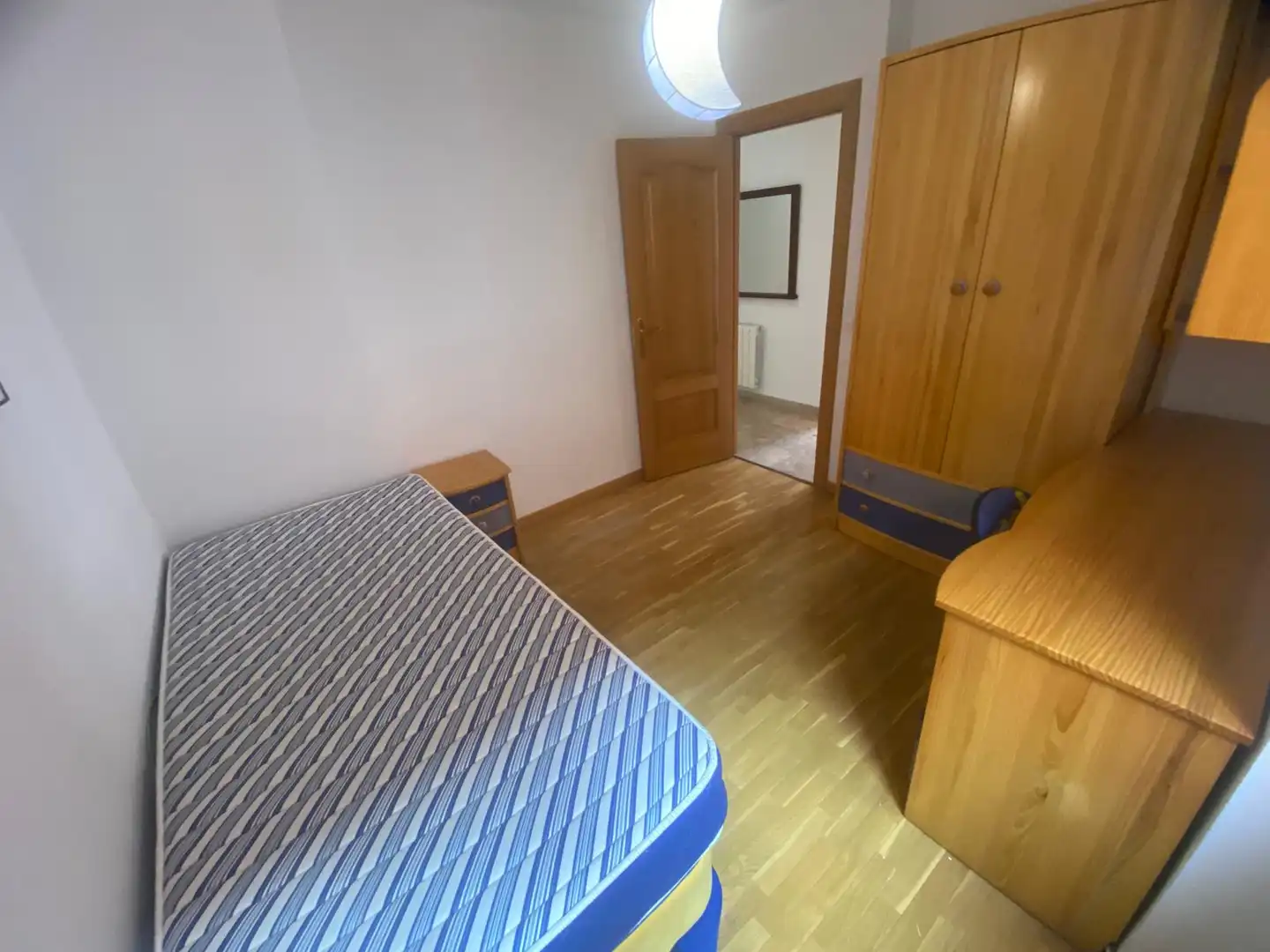 Habitación de Ático en venta en Los Rosales