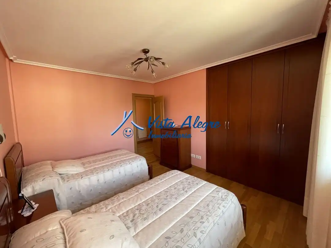 Bedroom of Detached homes for sale in Haro  with Heating, Parquet flooring and Terrace