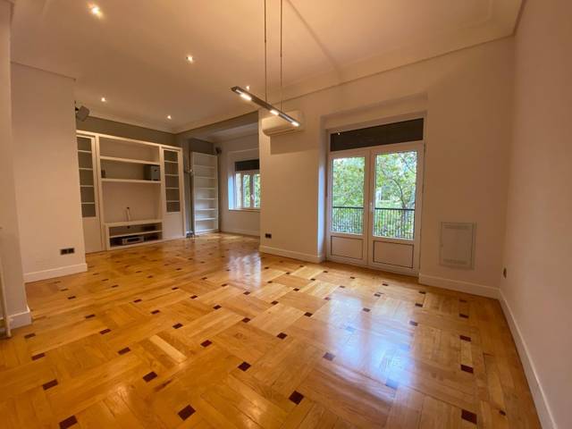 Piso en Alquiler en Calle Rios Rosas en Ríos Rosas - Nuevos Ministerios