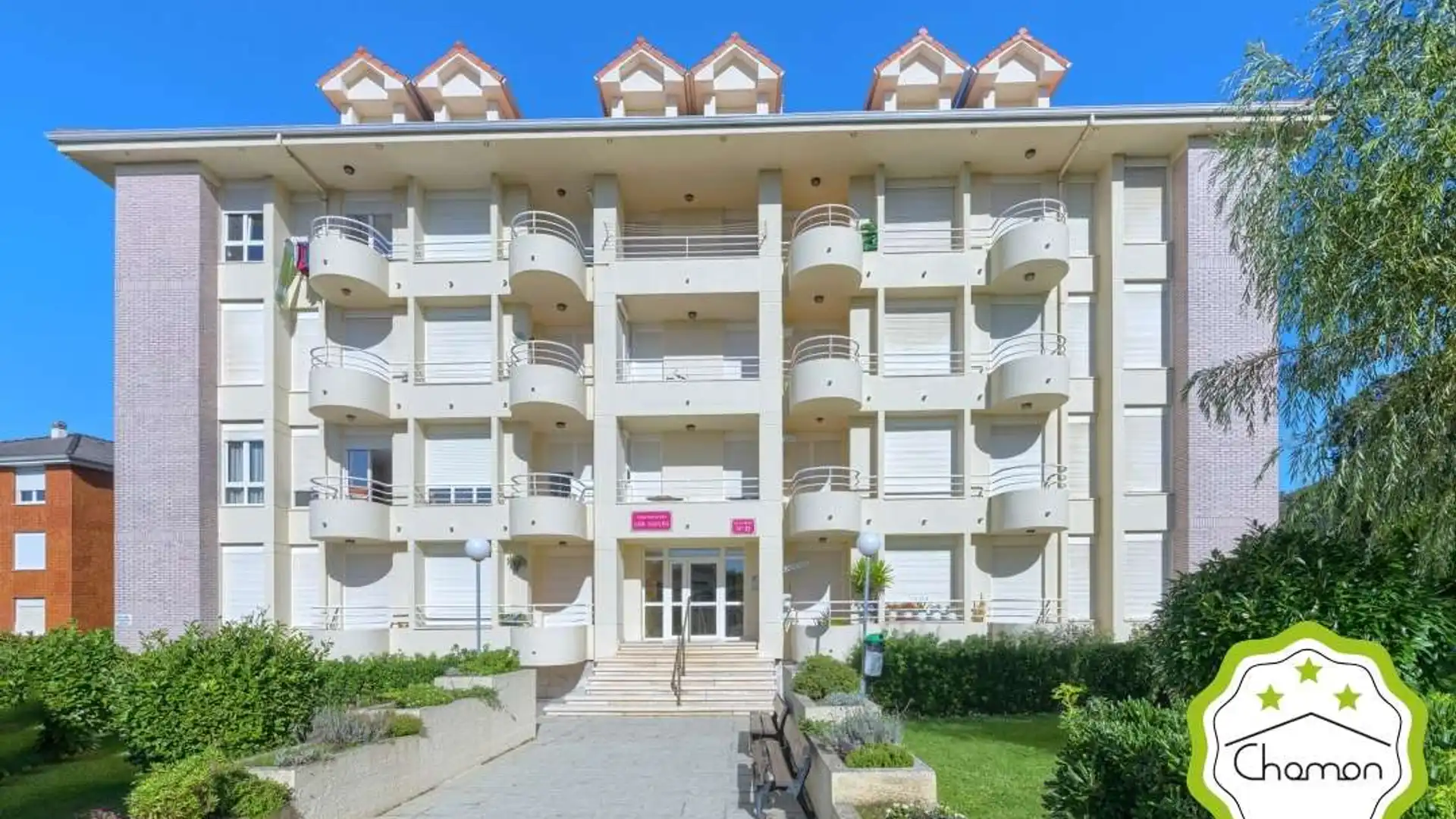 Vista exterior de Piso de alquiler en Noja con Calefacción, Jardín privado y Terraza