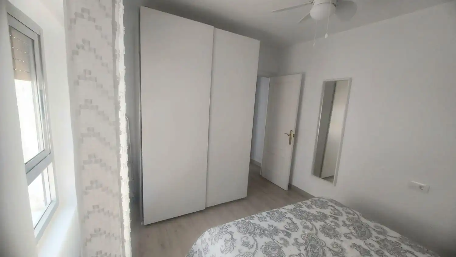 Habitación de Apartamento de alquiler en Jaén con Calefacción y Amueblado
