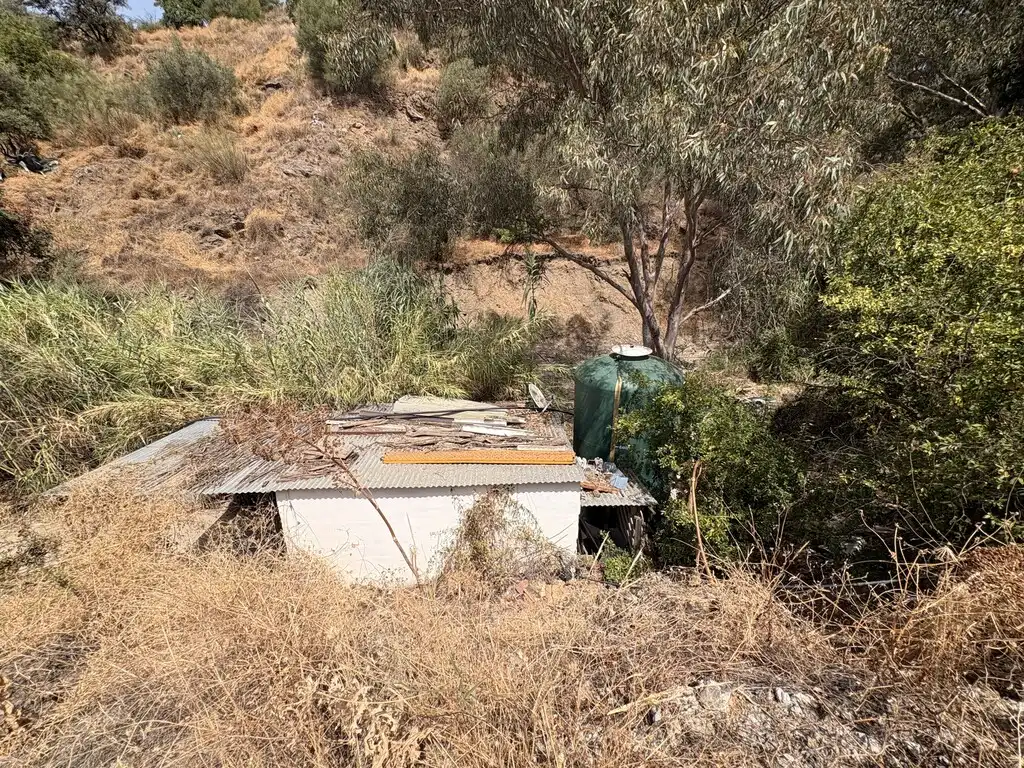 Finca rústica en venta en Benamargosa con Jardín privado y Amueblado