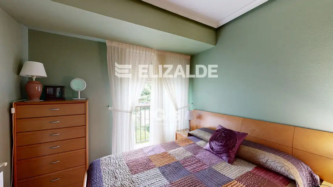 Habitación de Piso en venta en Donostia - San Sebastián  con Calefacción, Trastero y Balcón