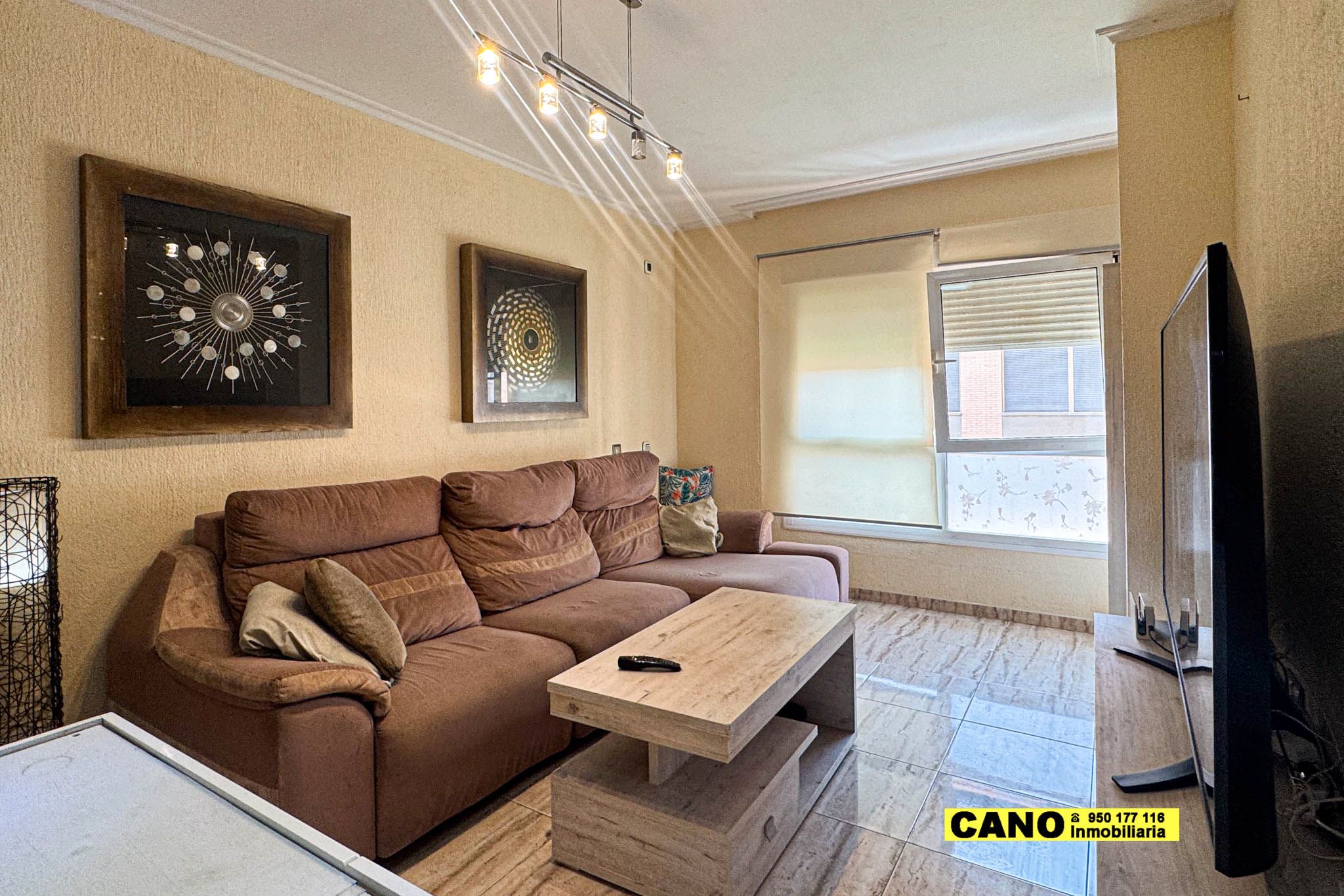 Sala de estar de Piso en venta en  Almería Capital