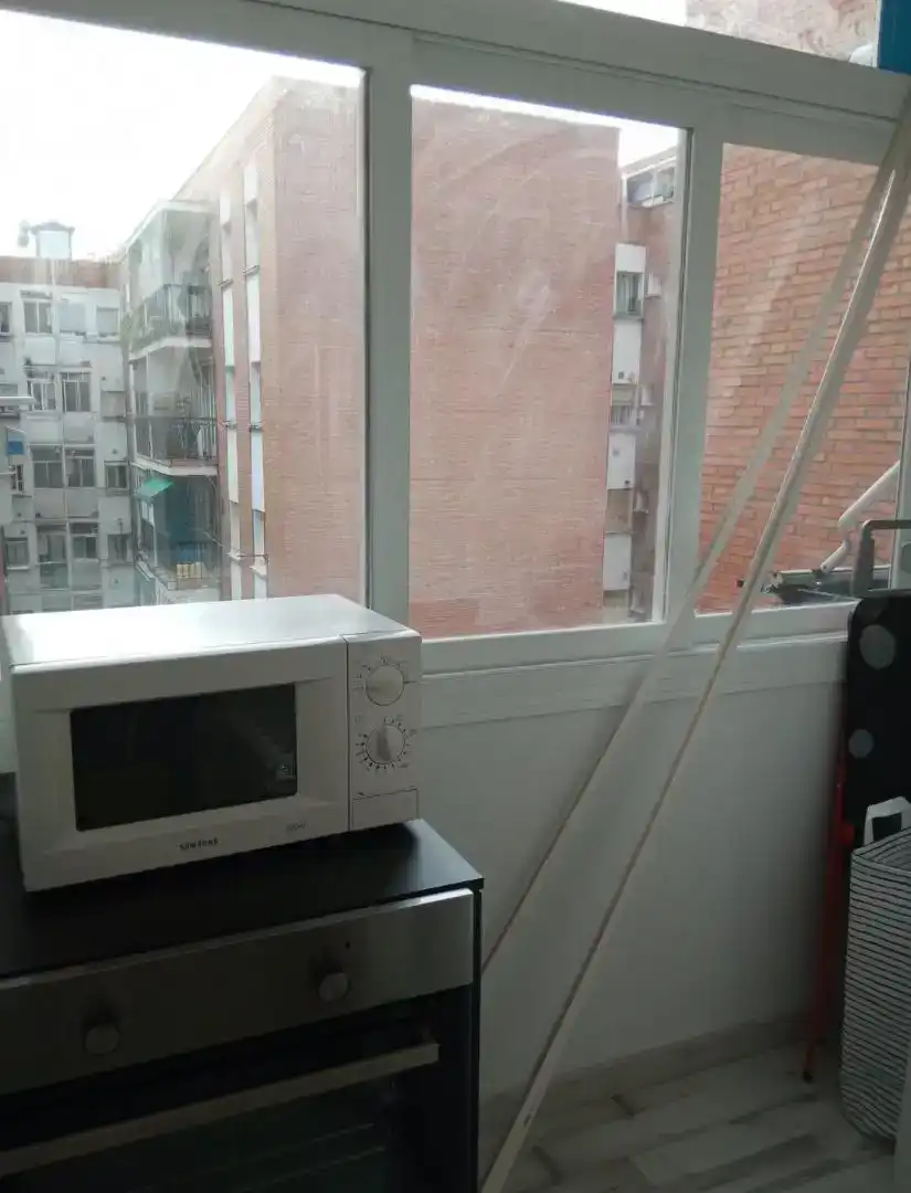 Terrassa de Pis per a compartir en Madrid amb Parquet, Moblat i Forn