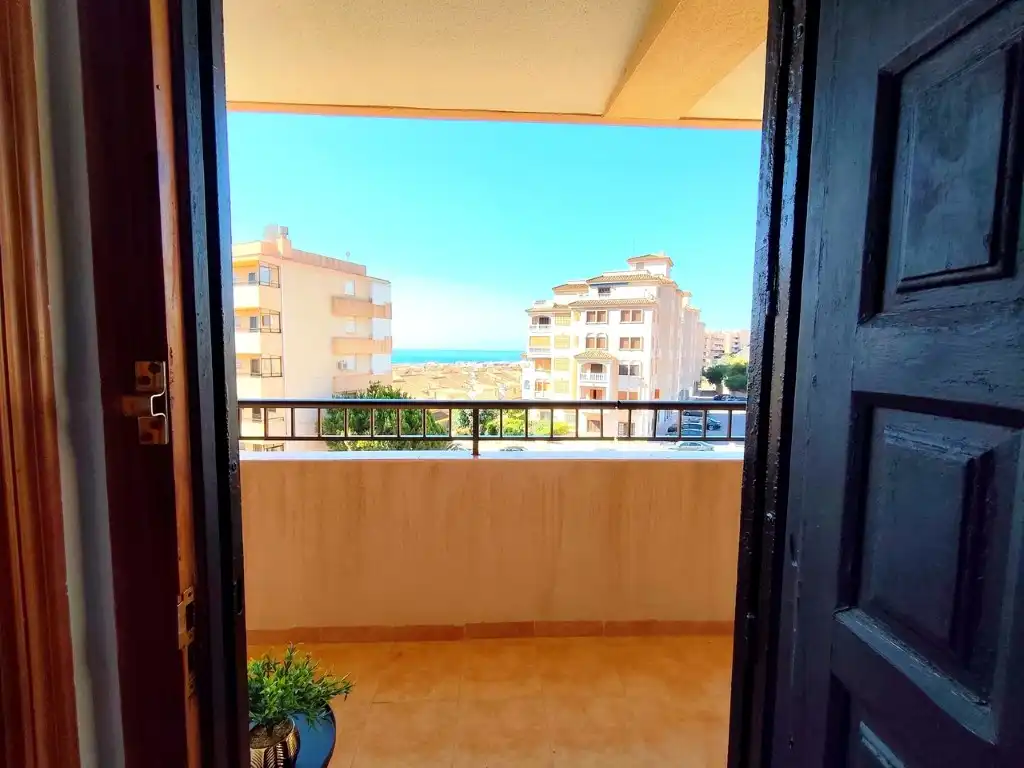 Terrassa de Apartament en venda en Torrevieja amb Rentadora