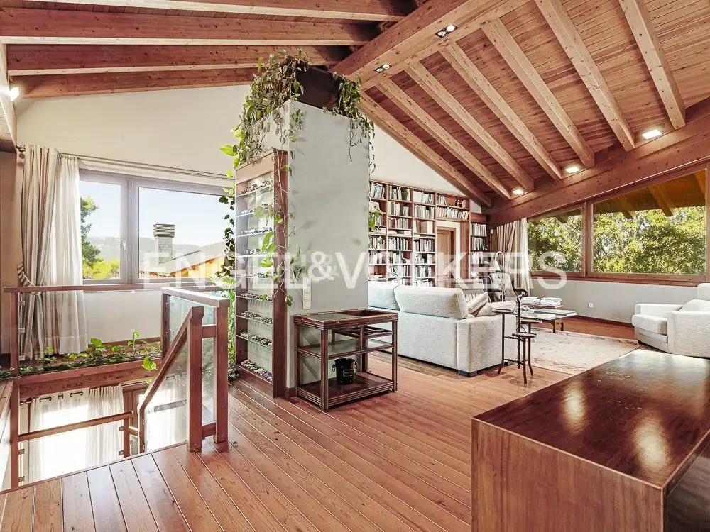 Wohnzimmer von Country house zum Verkauf in Seva mit Klimaanlage, Heizung und Privatgarten