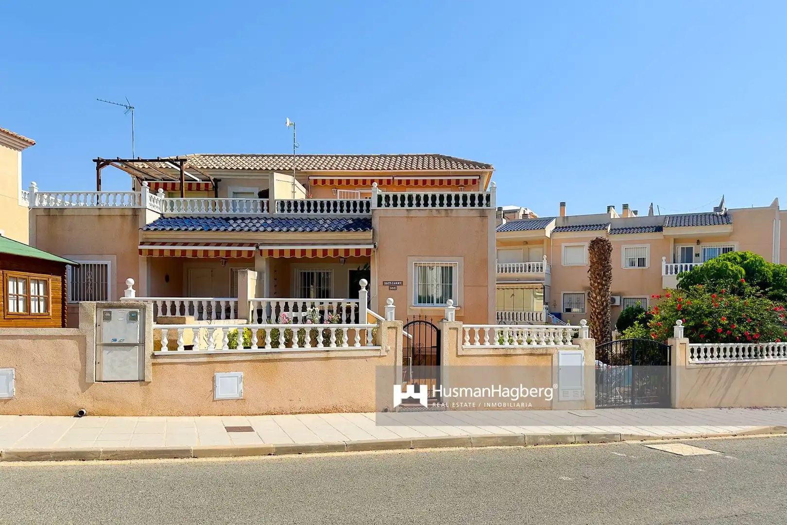 Vista exterior de Casa adosada en venta en Pilar de la Horadada