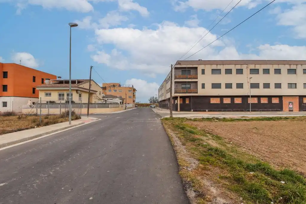 Wohnbaugrundstück zum Verkauf in Carrer Aube